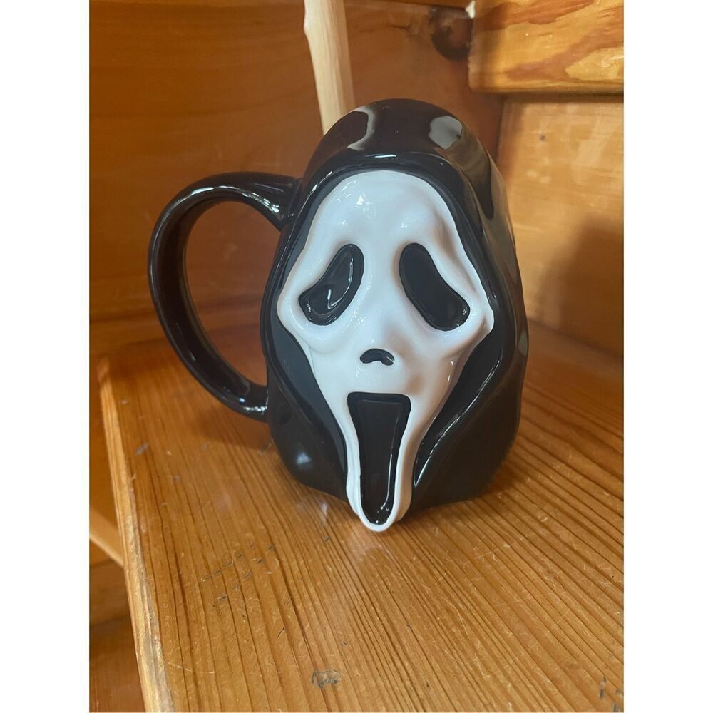 Bioworld Ghost Face Scream Sculpted Ceramic Mug